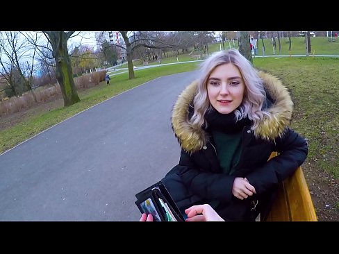 ❤️ Swallows ib tug neeg txawv lub kub cum rau nyiaj - blowjob nyob rau hauv lub tiaj ua si los ntawm Eva Elfie ❤️  Russian porn  ntawm porn hmn.allo-sex.ru ❌❤ Ib